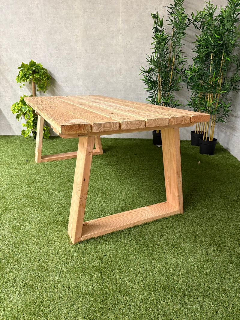 Gartentisch Timbrela | Douglas | Mehrere Größen